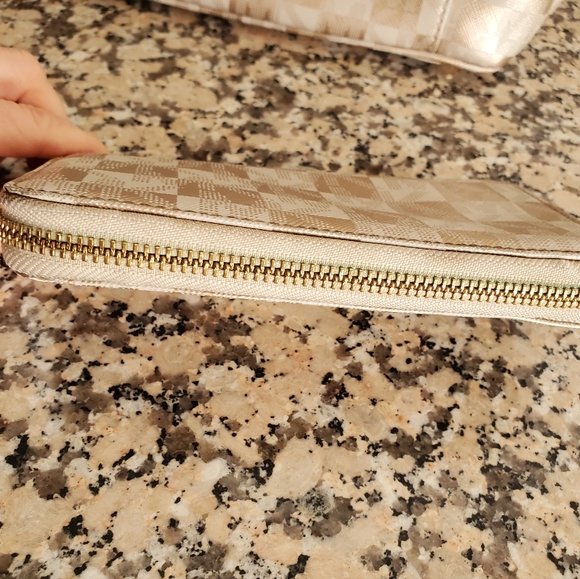 Michael Kors tote purse and Wallet - Picture 7 of 8